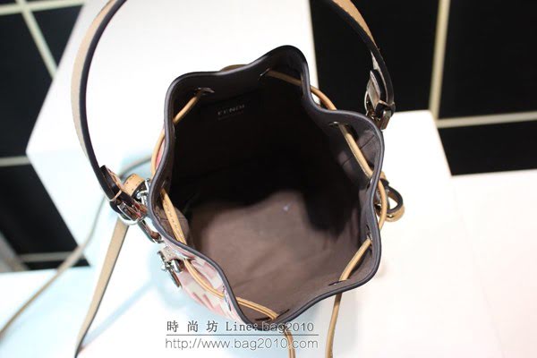 FENDI女包 頂級原單 米色小牛皮 小型款MON TRéSOR水桶包 芬迪女斜挎包  fdz2056